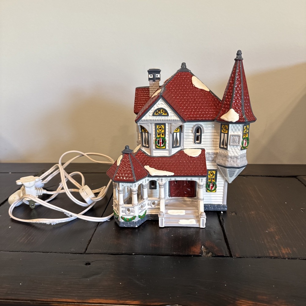 Department 56  Queen Anne Victorian House; Snow Village.
